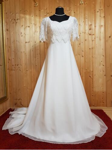 Brautkleid mit Corsage und Schleppe BK15-75x10 mieten in Bea's Hochzeits-Boutique